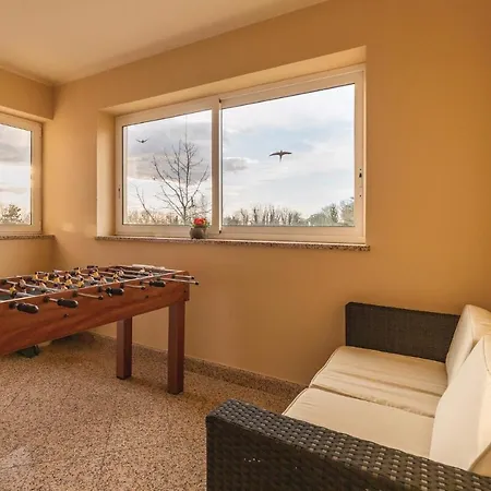 Three-bedroom Holiday In *