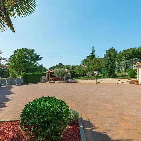 Three-bedroom Holiday In Holiday home
